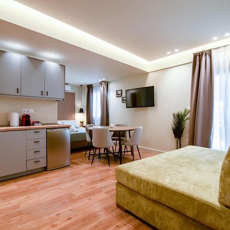 Still Athens Ngoại thất bức ảnh